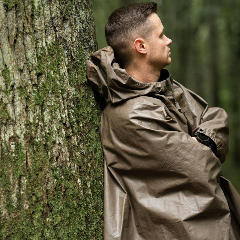 Poncho de pluie imperméable à capuche olive de l'armée allemande pour temps humide