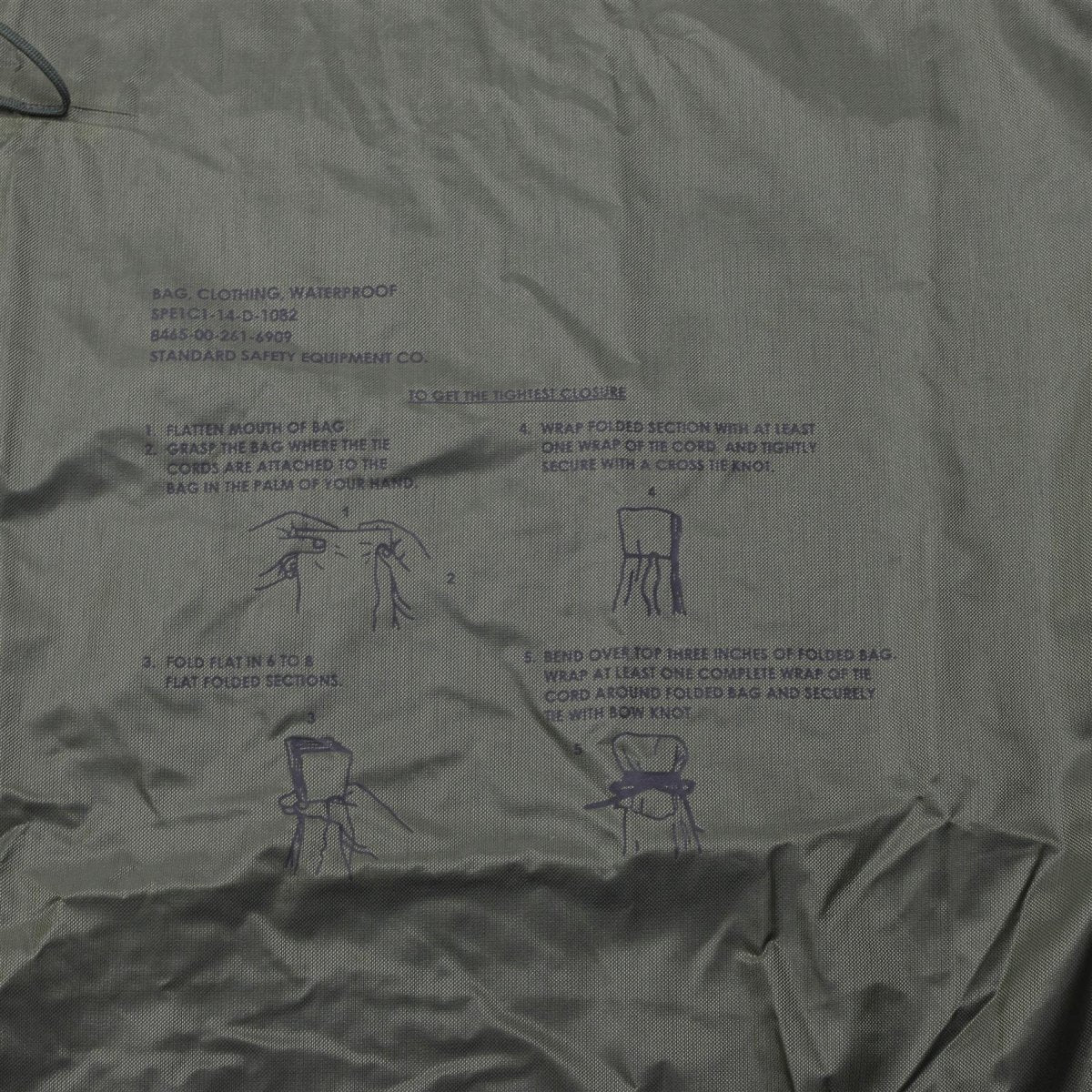 Sac à vêtements imperméable militaire américain d'origine avec fermeture à cordon pour l'extérieur